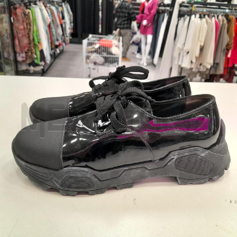 SCARPE D ENTOURAGE NE LUCIDE PUNTA PUNTINATA | Mercatino dell'Usato Roma viale tirreno 3