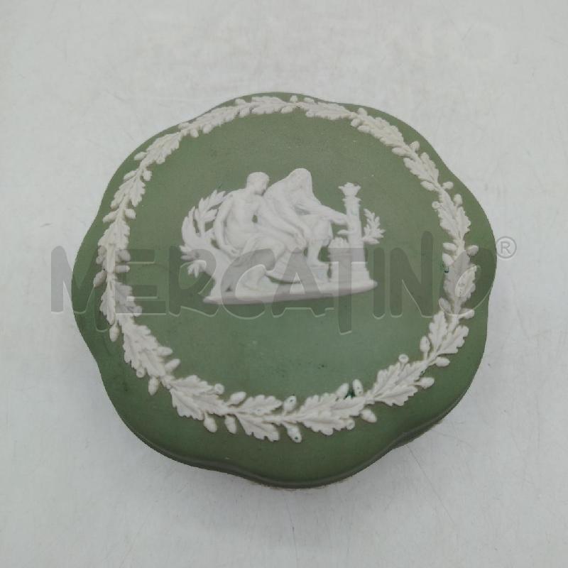 SCATOLINA WEDGWOOD VERDE RICAMO BIANCO | Mercatino dell'Usato Roma viale tirreno 1