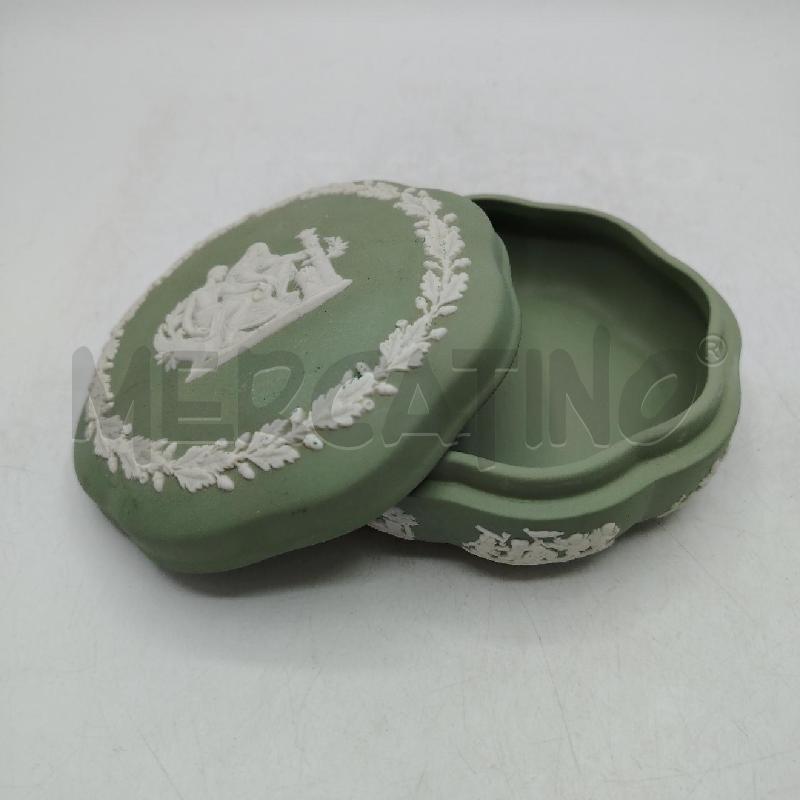 SCATOLINA WEDGWOOD VERDE RICAMO BIANCO | Mercatino dell'Usato Roma viale tirreno 3