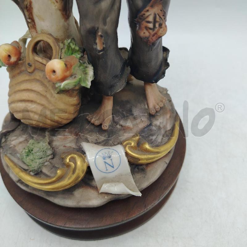 STATUA CAPODIMONTE RAGAZZO SOTT ALBERO | Mercatino dell'Usato Roma viale tirreno 5