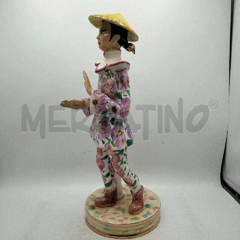 STATUA DONNA ORIENTALE FIORI DIPINTI VIOLA | Mercatino dell'Usato Roma viale tirreno 3