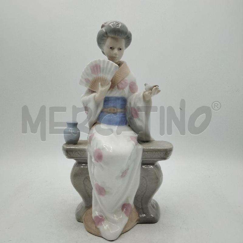 STATUA DONNA PORCELLANA ORIENTALE | Mercatino dell'Usato Roma viale tirreno 1