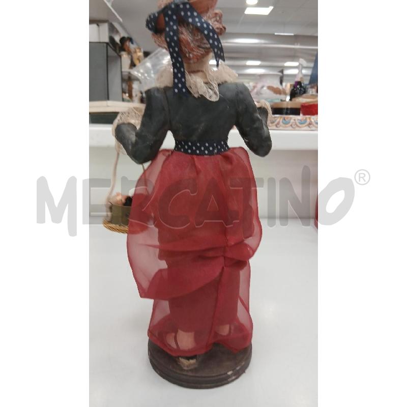 STATUA VINTAGE  DONNA VESTIT VELATO CESTO FIORI | Mercatino dell'Usato Roma viale tirreno 4