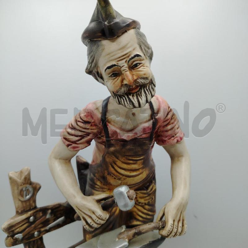 STATUINA CERAMICA UOMO LAVORATORE | Mercatino dell'Usato Roma viale tirreno 2