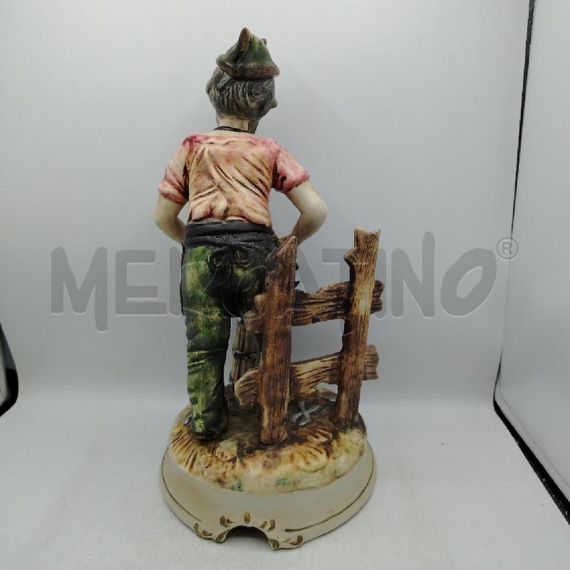 STATUINA CERAMICA UOMO LAVORATORE | Mercatino dell'Usato Roma viale tirreno 3