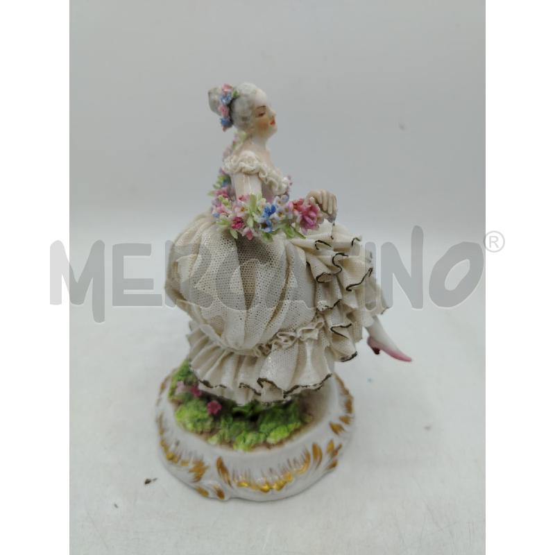 STATUINA DONNINA SEDUTA TULLE CPDM DA RIV | Mercatino dell'Usato Roma viale tirreno 2