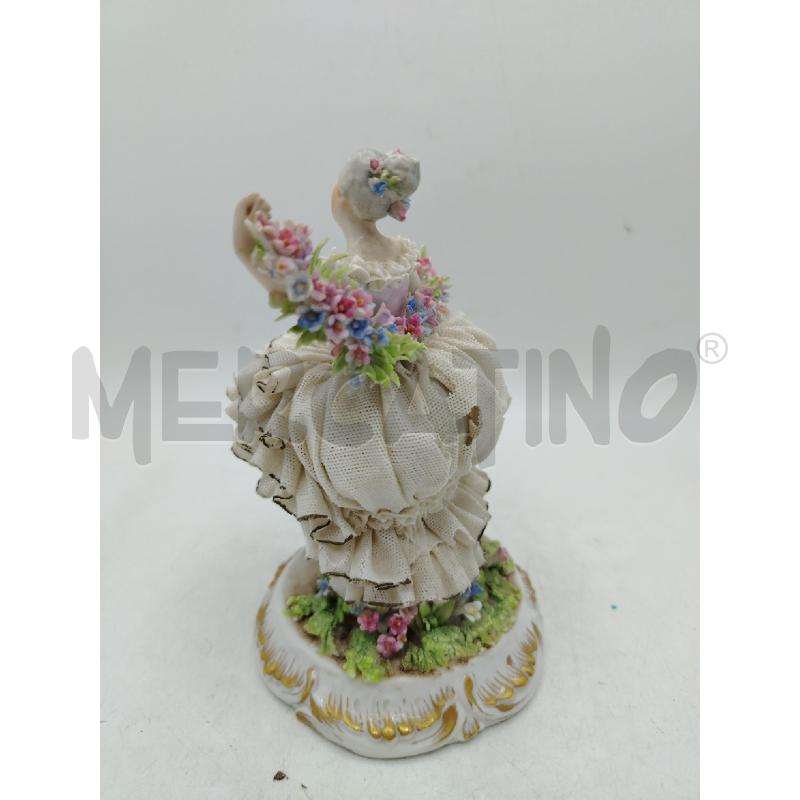 STATUINA DONNINA SEDUTA TULLE CPDM DA RIV | Mercatino dell'Usato Roma viale tirreno 3