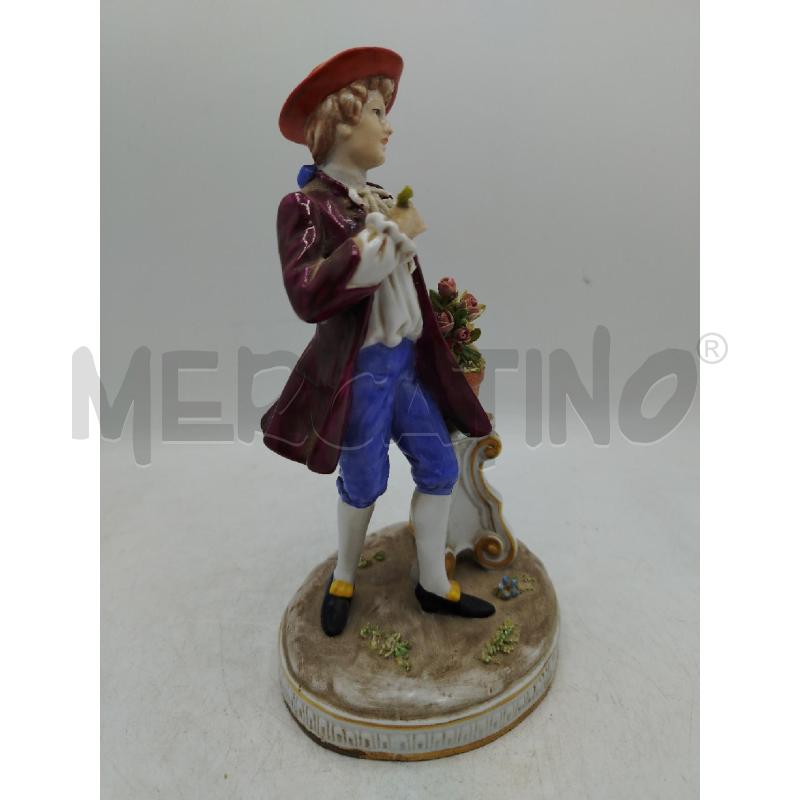 STATUINA GALANTUOMO CAPODIMONTE CON PIANTA FIORI DA RIV | Mercatino dell'Usato Roma viale tirreno 2