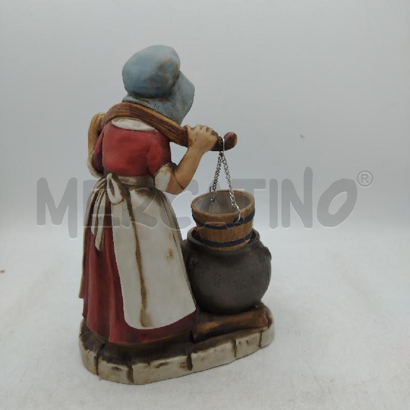 STATUINA LAVANDAIA CAPODIMONTE | Mercatino dell'Usato Roma viale tirreno 3