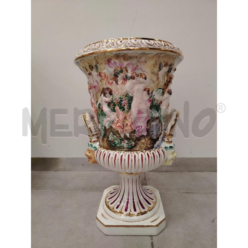 VASO CAPODIMONTE PERSONAGGI | Mercatino dell'Usato Roma viale tirreno 1