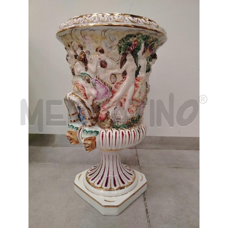 VASO CAPODIMONTE PERSONAGGI | Mercatino dell'Usato Roma viale tirreno 4