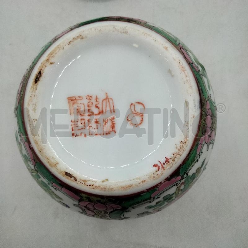 VASO PORCELLANA ORIENTALE BASE LEGNO | Mercatino dell'Usato Roma viale tirreno 3