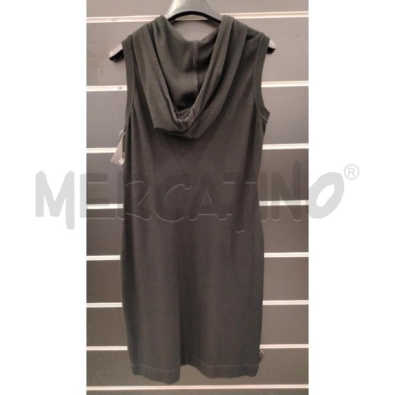 VESTITO D LACOSTE NE CON CAPP | Mercatino dell'Usato Roma viale tirreno 2