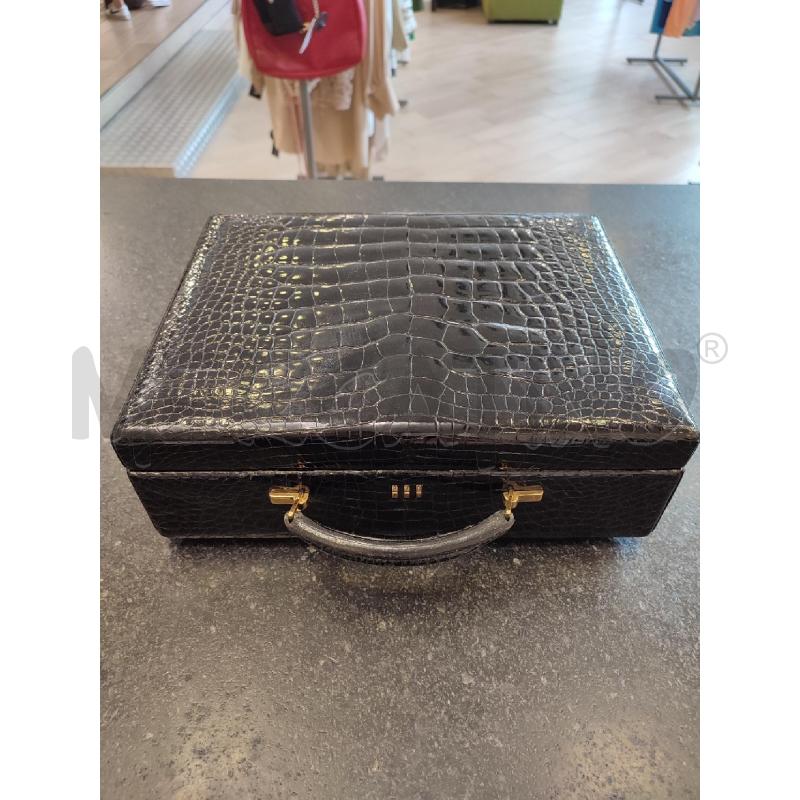 BEAUTY CASE NERO GUCCI INTERNO ROSSO | Mercatino dell'Usato Roma montemario 1