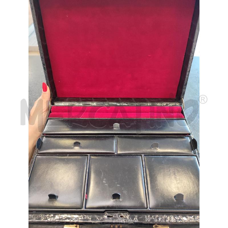 BEAUTY CASE NERO GUCCI INTERNO ROSSO | Mercatino dell'Usato Roma montemario 3