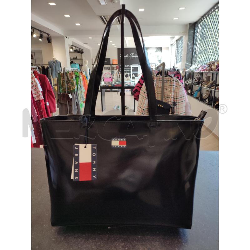 BORSA DONNA NERA TOMMY HILFIGER | Mercatino dell'Usato Roma montemario 1