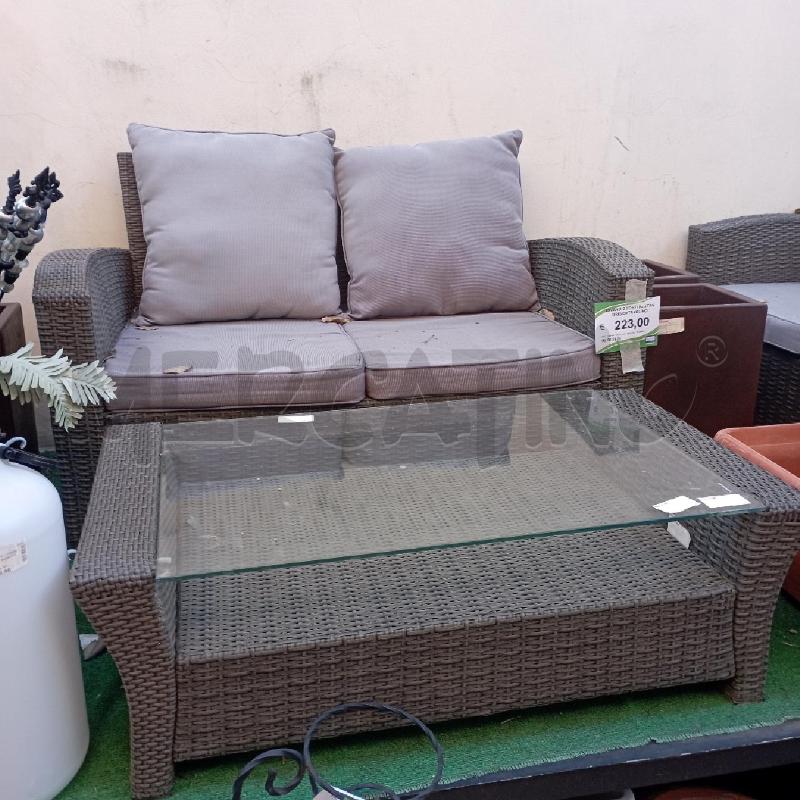 DIVANO 2 POSTI RATTAN GRIGIO+TAVOLINO | Mercatino dell'Usato Roma montemario 1