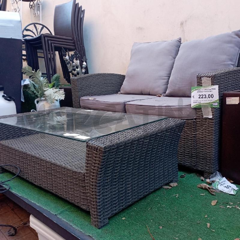 DIVANO 2 POSTI RATTAN GRIGIO+TAVOLINO | Mercatino dell'Usato Roma montemario 2