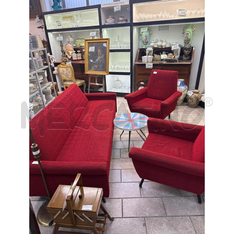 DIVANO LETTO +POLTRONE+TAVOLINO ANNI'50 ROSSO | Mercatino dell'Usato Roma montemario 1