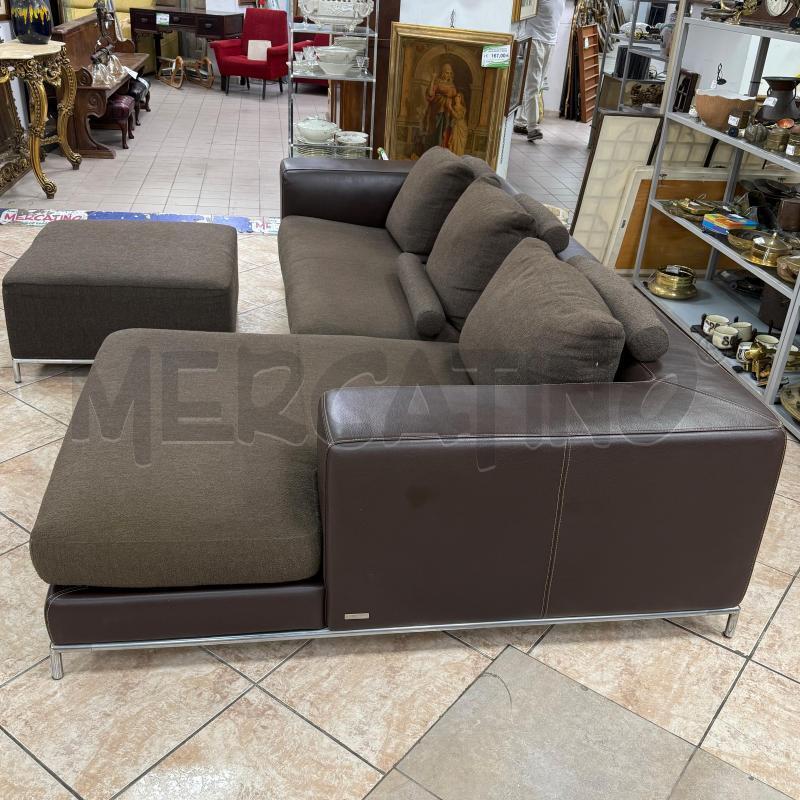 DIVANO NICOLETTI ANGOLARE PELLE + POUF | Mercatino dell'Usato Roma montemario 2