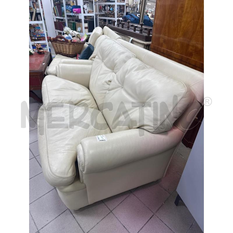 DIVANO PELLE BIANCO | Mercatino dell'Usato Roma montemario 2