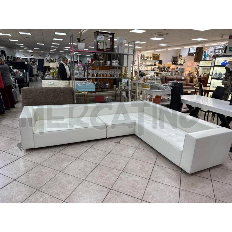 DIVANO PELLE BIANCO 3 PZ | Mercatino dell'Usato Roma montemario 1