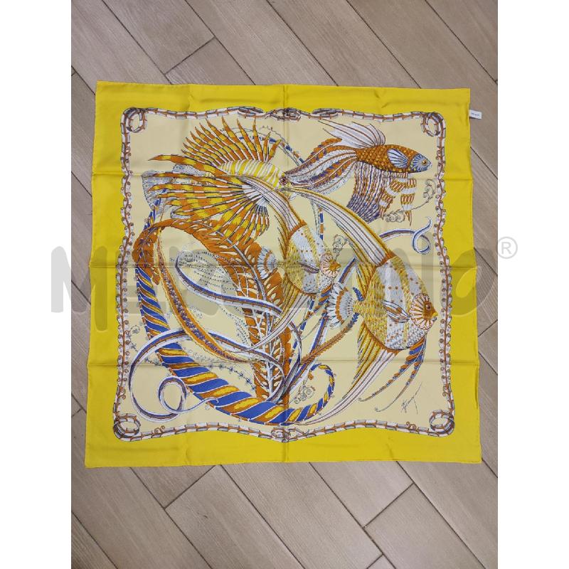 FOULARD GIALLO FE5RRAGAMO PESCI | Mercatino dell'Usato Roma montemario 1