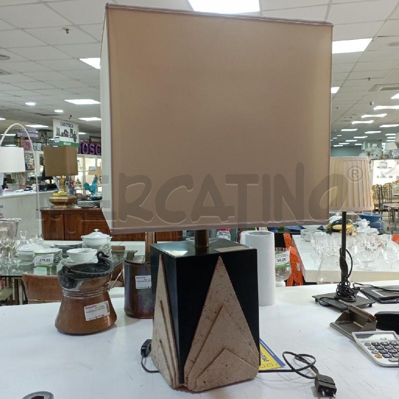 LAMPADA NERA TRIANGOLI TRAVERTINO 2L | Mercatino dell'Usato Roma montemario 1