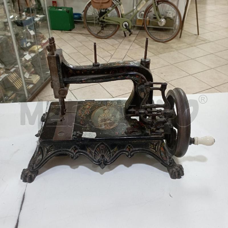 MACCHINA DA CUCIRE VERA EPOCA GHISA | Mercatino dell'Usato Roma montemario 1