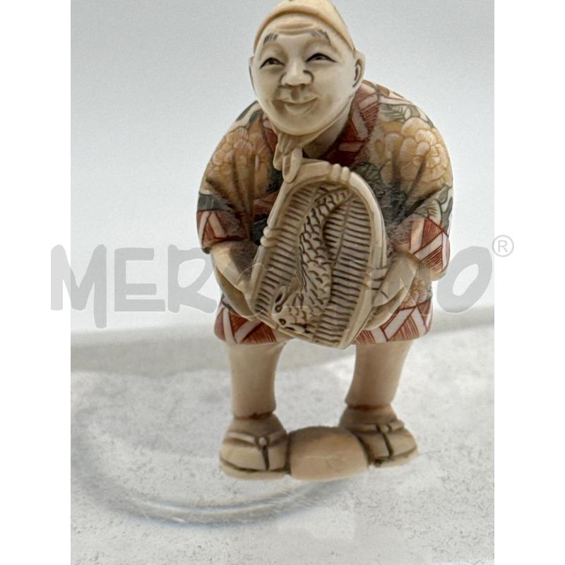 NETSUKE BEIGE PESCIVENDOLO  | Mercatino dell'Usato Roma montemario 1