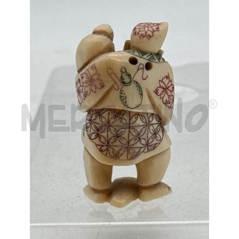 NETSUKE BEIGE UOMO CON SCIMMIA | Mercatino dell'Usato Roma montemario 2