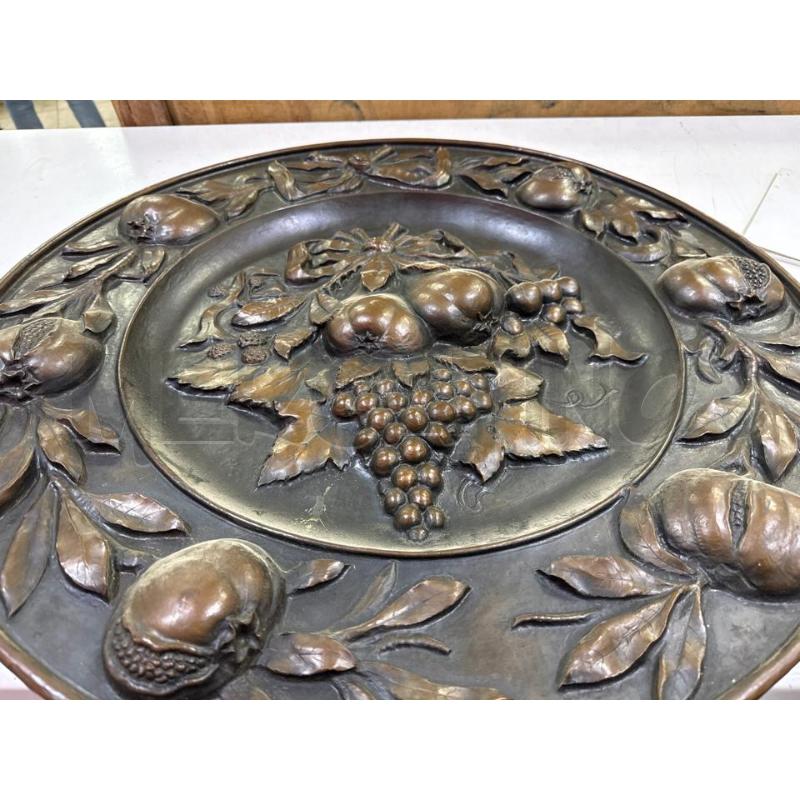 PIATTO GRANDE RAME FIORI RILIEVO | Mercatino dell'Usato Roma montemario 2