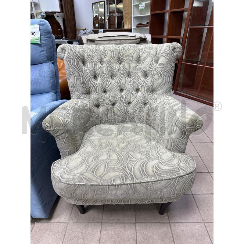 POLTRONA BEIGE RICAMATA CAPITONNE | Mercatino dell'Usato Roma montemario 1