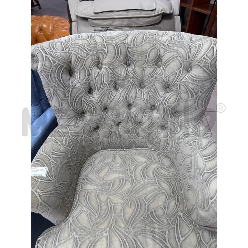 POLTRONA BEIGE RICAMATA CAPITONNE | Mercatino dell'Usato Roma montemario 2