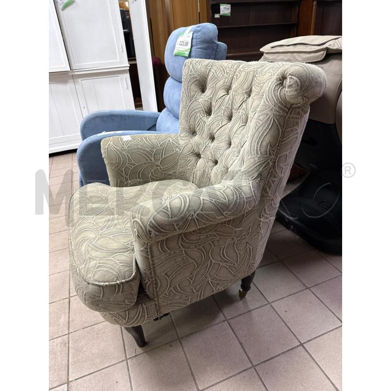 POLTRONA BEIGE RICAMATA CAPITONNE | Mercatino dell'Usato Roma montemario 3
