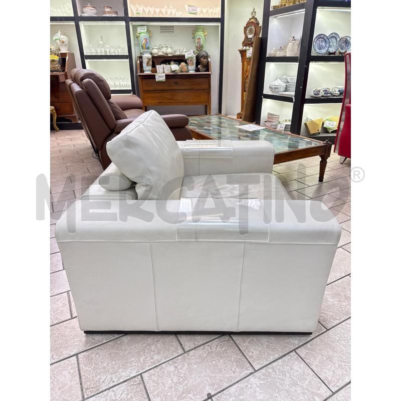 POLTRONA NATUZZI PELLE BIANCA | Mercatino dell'Usato Roma montemario 2