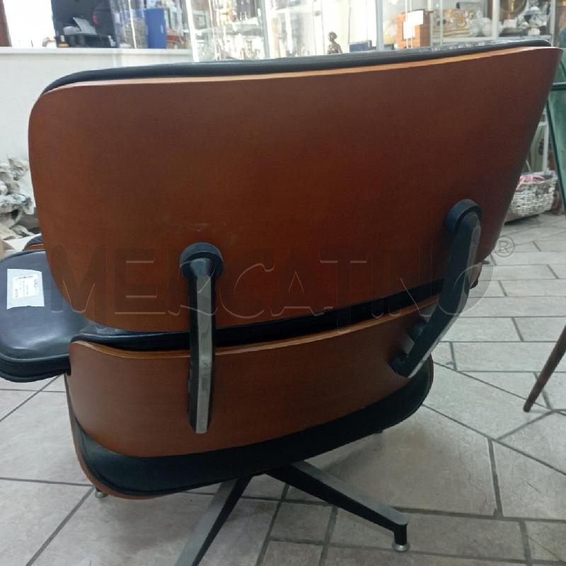 POLTRONA +POUF STILE CHARLES EAMES | Mercatino dell'Usato Roma montemario 4
