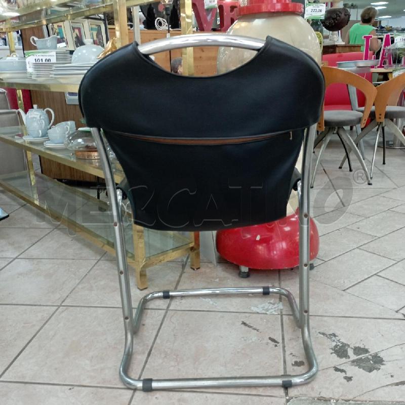 POLTRONCINA BAUHAUS PELLE NERA  | Mercatino dell'Usato Roma montemario 3