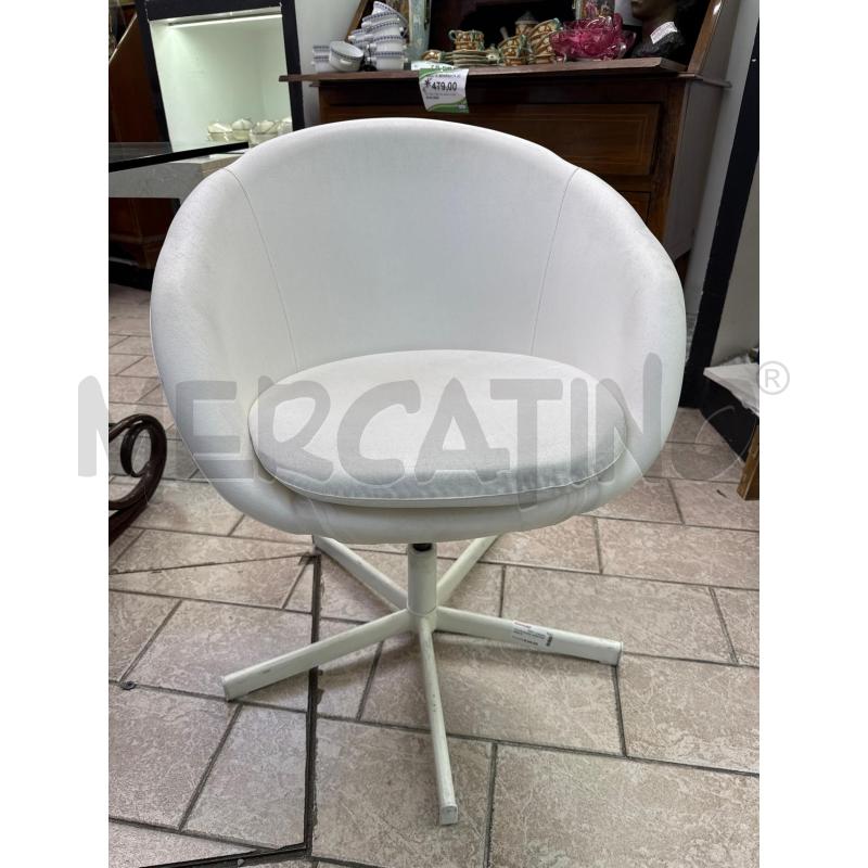 POLTRONCINA GIREVOLE BIANCA | Mercatino dell'Usato Roma montemario 1