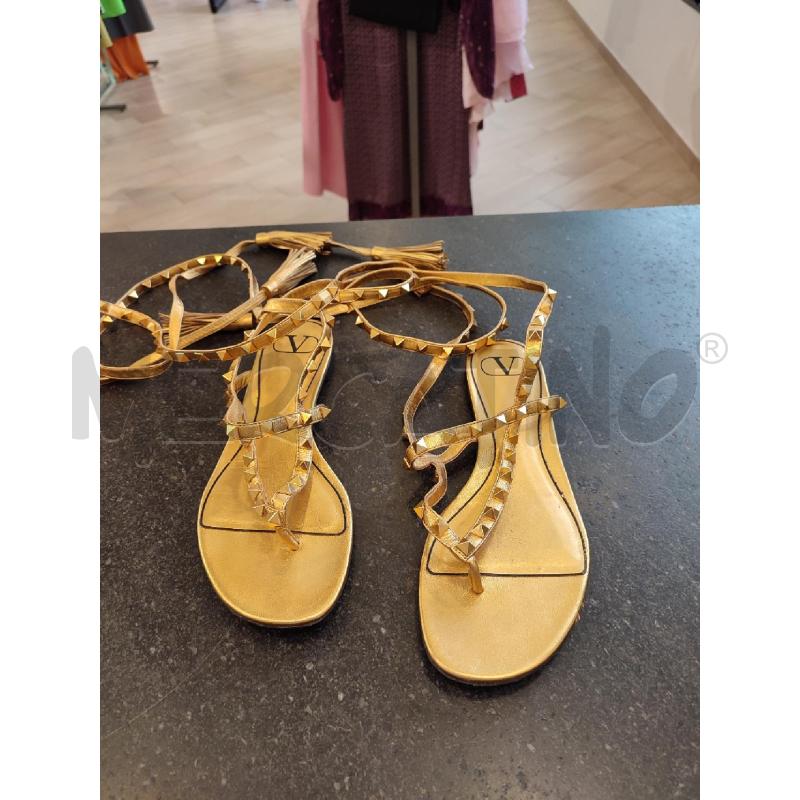 SANDALI DONNA DORATI VALENTINO ROCKSTUD SCHIAVA | Mercatino dell'Usato Roma montemario 1
