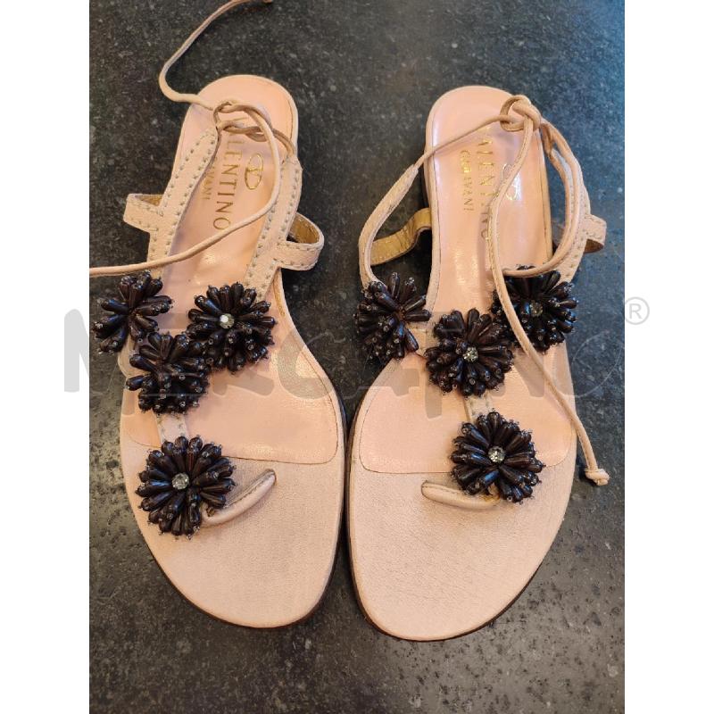 SANDALI DONNA FIORI PERLINE VALENTINO | Mercatino dell'Usato Roma montemario 2