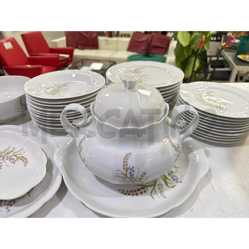 SERVIZIO PIATTI PORCELLANA X 10 PERS FIORI LAVANDA  | Mercatino dell'Usato Roma montemario 1