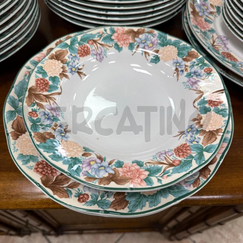 SET PIATTI CER ARNOLFO DI CAMBIO PZ 41 | Mercatino dell'Usato Roma montemario 2