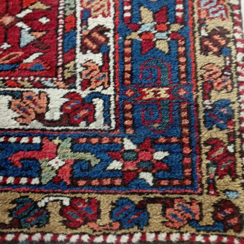 TAPPETO GUIDA ROSSA CROCI ESAGONI B BLU BEIGE | Mercatino dell'Usato Roma montemario 4