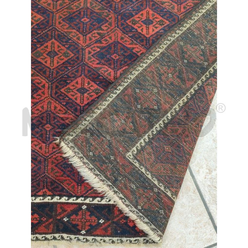 TAPPETO ROSSO SCURO ESAGONI C BLU | Mercatino dell'Usato Roma montemario 4