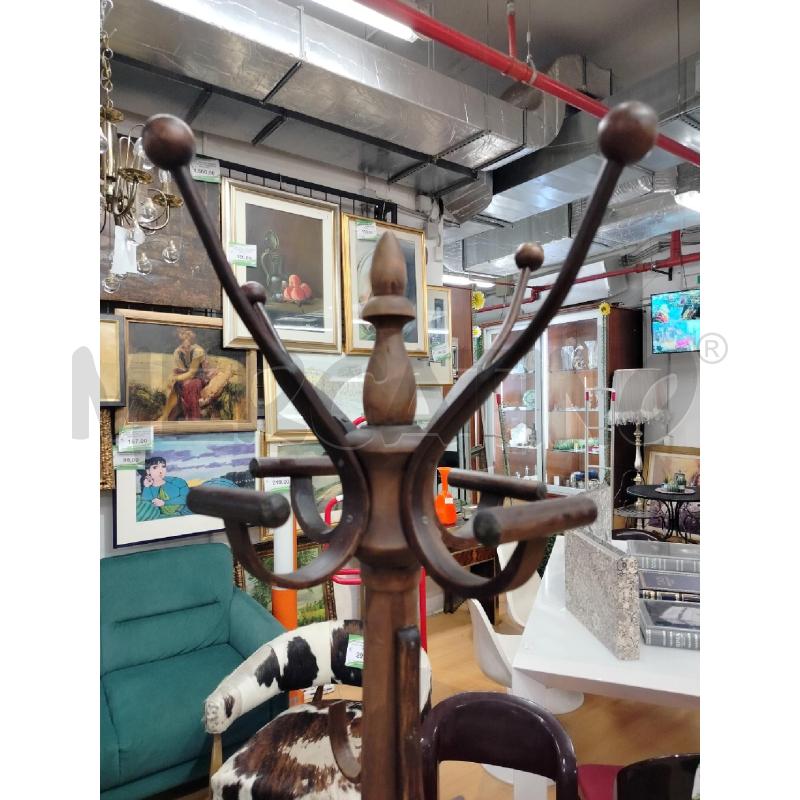 APPENDI ABITI STILE THONET ANNI 40 | Mercatino dell'Usato Roma cinecitta' 2