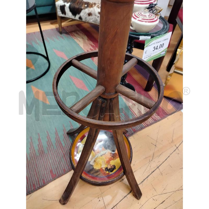 APPENDI ABITI STILE THONET ANNI 40 | Mercatino dell'Usato Roma cinecitta' 3