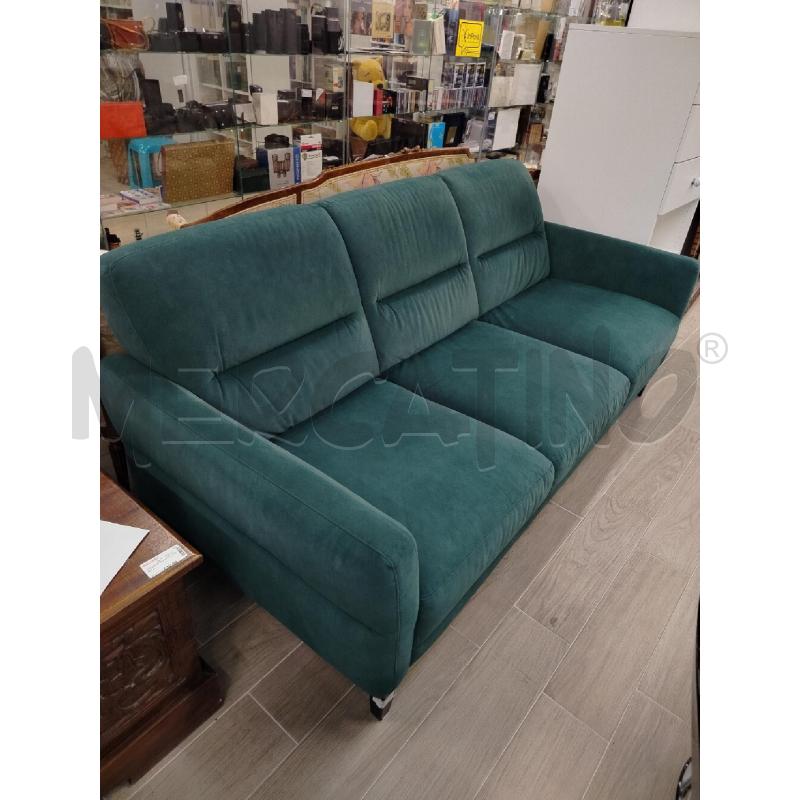 DIVANO 3 POSTI OTTANIO | Mercatino dell'Usato Roma cinecitta' 2