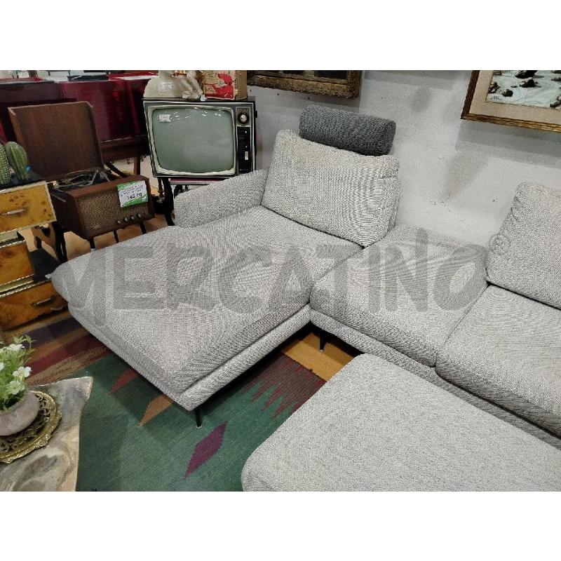 DIVANO ANGOLARE CON CHAISE LONGHE IN TESSUTO GRI POLTRONESOFÀ | Mercatino dell'Usato Roma cinecitta' 2