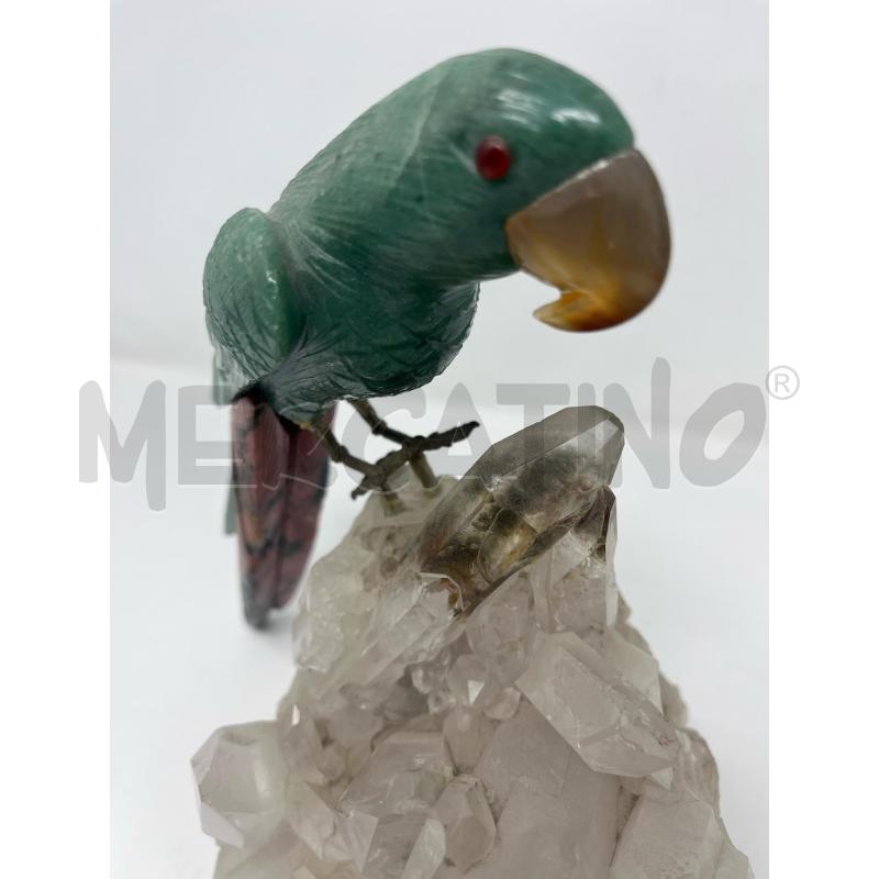 PAPPAGALLO PIETRA VERDE SU MINERALE CRISTALLINO BIANCO | Mercatino dell'Usato Roma cinecitta' 2